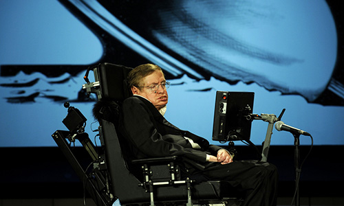 Công nghệ giúp Stephen Hawking giao tiếp suốt 33 năm mất giọng nói