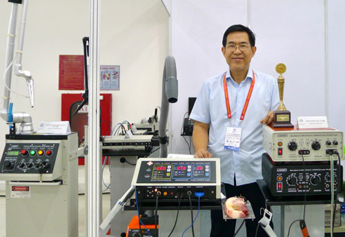 Kỹ sư người Việt chế tạo gần 60 thiết bị chữa bệnh