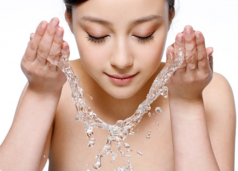 Nên rửa mặt bao nhiêu lần một ngày?