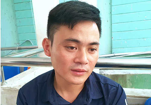 Nhân chứng: 'Xe rước dâu đột ngột đánh lái tông vào container'