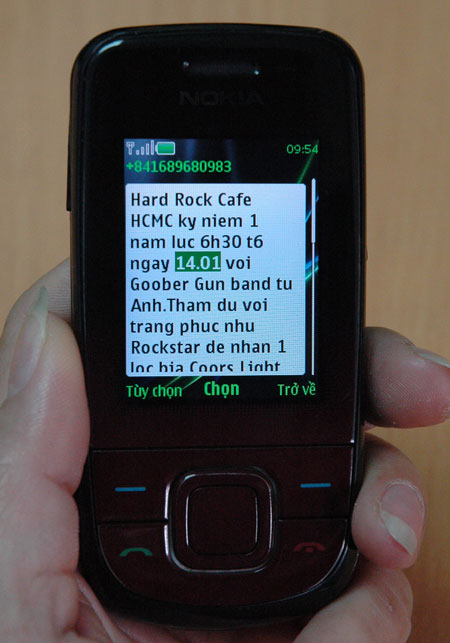 Tin nhắn lừa nở rộ