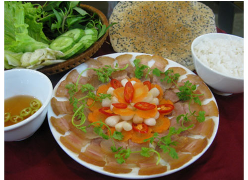 Khám Phá Đặc Sản Bình Định: Thịt Heo Ngâm Nước Mắm.