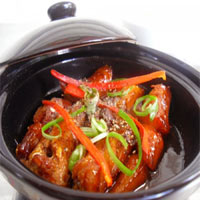 Đậm đà cá bống đỏ kho tiêu