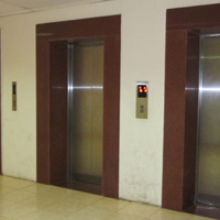Thang máy chung cư liên tiếp rơi tự do