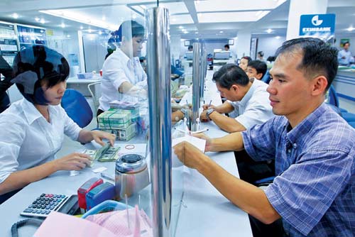 Vì sao lãi suất liên ngân hàng tăng cao? 