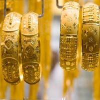 Vàng nội, ngoại lại trái chiều 