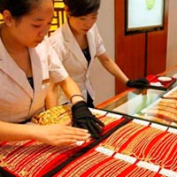 Vàng rơi về ngưỡng 43 triệu đồng/lượng 