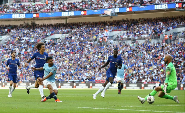 Man City hạ Chelsea: Pep Guardiola run rẩy vì lời nguyền