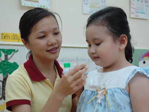  Cẩn thận với thuốc cảm ho cho trẻ em 