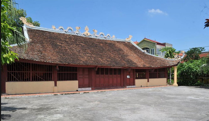 Phá cột đình quý 300 năm tuổi thay bằng cột bê tông