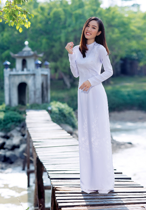 Thái Tuấn ra mắt BST áo dài nữ sinh cho mùa tựu trường