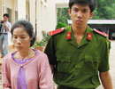 Bà mẹ cắt gân chân con bị bắt 