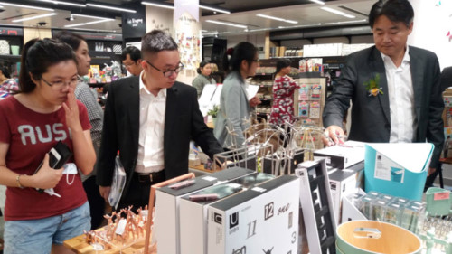 Sau thâu tóm Big C, Central Group bán văn phòng phẩm ở Sài Gòn