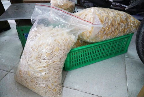 Đường dây làm bao cao su giả ở Sài Gòn