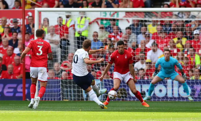 Tottenham lại thắng nhờ Harry Kane