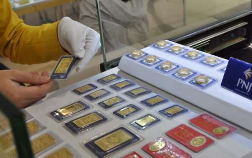 Giá vàng SJC tăng, USD giảm