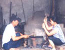 Vợ chồng thợ rèn nuôi 6 con học đại học, cao đẳng 