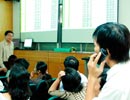 Vn-Index thờ ơ với tin xăng giảm giá 
