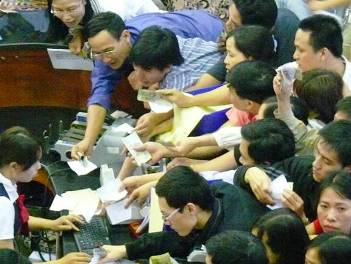 Văn hóa mua sắm còn 'sạn'