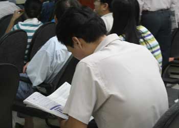 Nhà đầu tư kém may mắn trong thứ sáu ngày 13