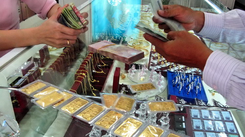  Giá vàng trong nước “hụt hơi” 