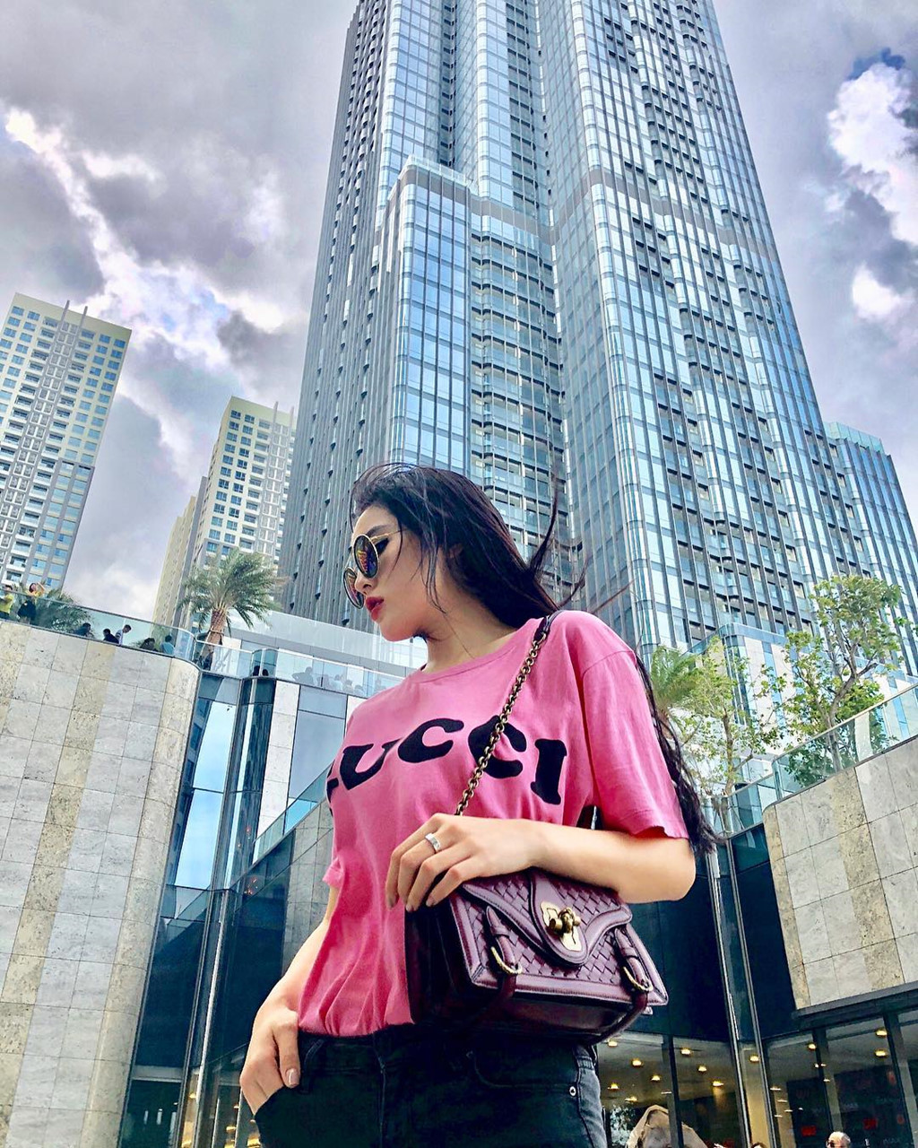 Landmark 81 trở thành điểm 'sống ảo' thu hút dàn sao và hot girl Việt