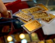 Thị trường vàng lập kỷ lục mới, khách ào ạt đi bán