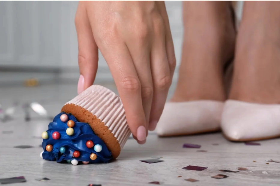 Phát hiện mới bác bỏ 'quy tắc 5 giây' về an toàn thực phẩm