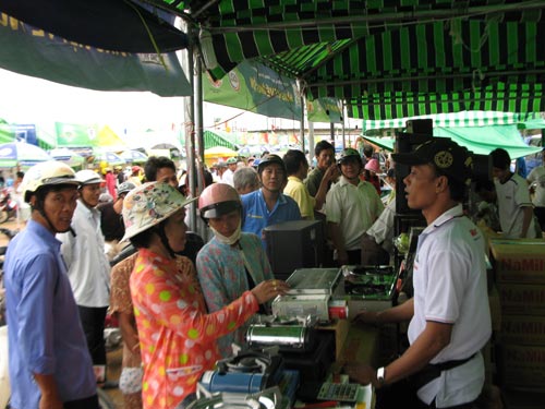 Tạo thói quen dùng hàng Việt 