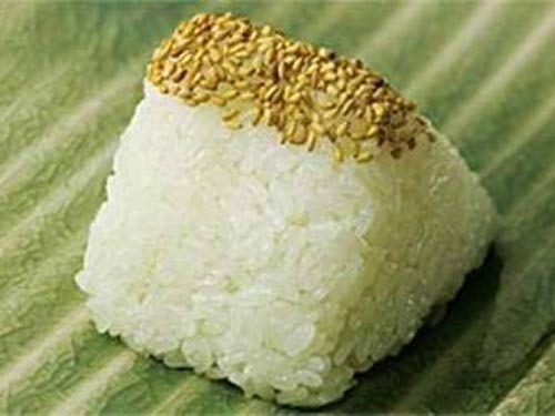 Cơm nắm giúp xóa nhăn da