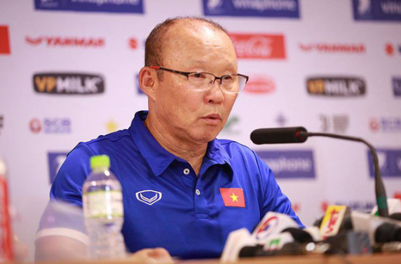 HLV Park Hang Seo: “Văn Quyết và Công Phượng vẫn phải hoàn thiện”