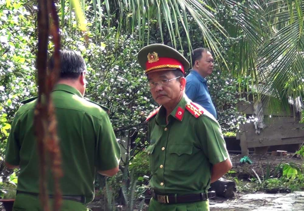 Nước mắt của cha bé gái trong vụ thảm án 3 người chết ở Tiền Giang