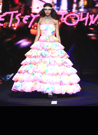 Bộ sưu tập xuân 2011 của Betsey Johnson 