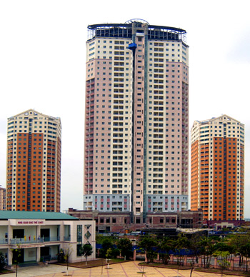 Nhà thầu nội than khổ  