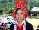 Cô bé thoát chết trong tâm lũ 