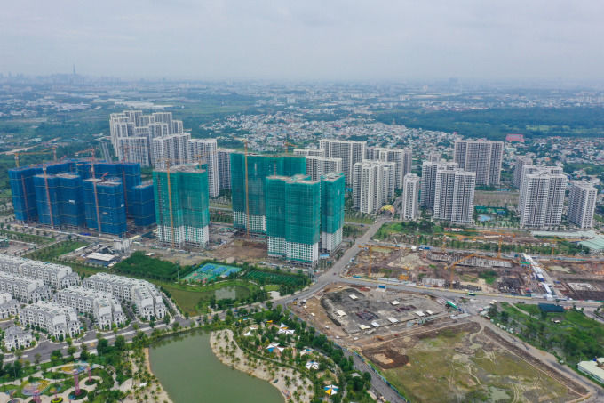 Tiêu thụ căn hộ giảm mạnh vì siết tín dụng