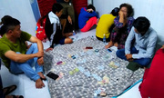 Sòng bạc của 'quý bà' ngụy trang trong tiệm nhôm