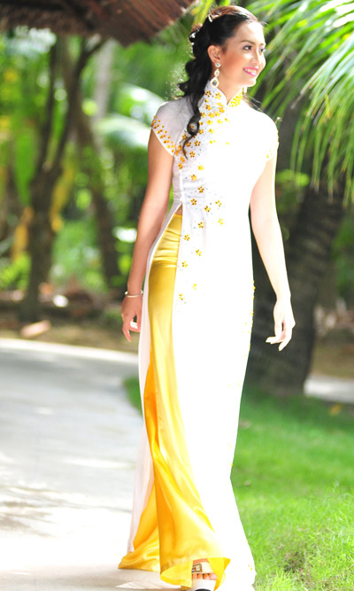 Áo dài du xuân