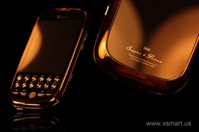 Điện thoại Xsmart chống trầy xước bằng sapphire  