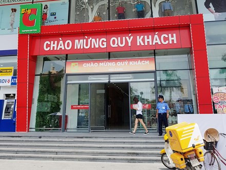 Siêu thị Big C bị đình chỉ do vi phạm phòng cháy chữa cháy vẫn tấp nập