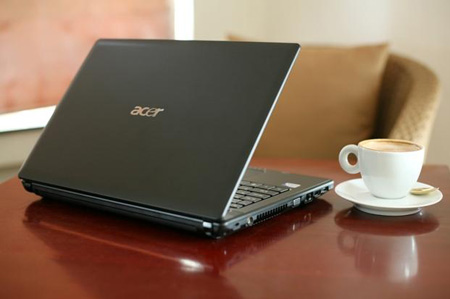  Cận cảnh latop Acer Aspire 4738Z 
