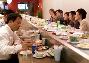 Ăn lẩu theo... băng chuyền tại nhà hàng Kichi Kichi-Hot Pot Bar 