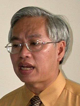Phí rút tiền ATM: Người muốn, kẻ chưa
