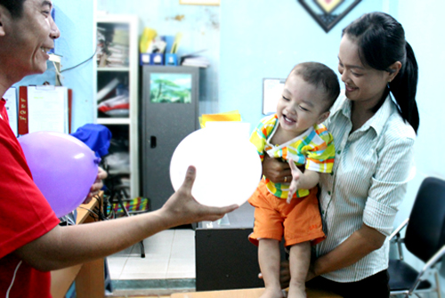 Mẹ con cụ bà nhận là người thân của bé trai bị bỏ rơi