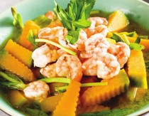 Canh bí đỏ nấu tôm tươi