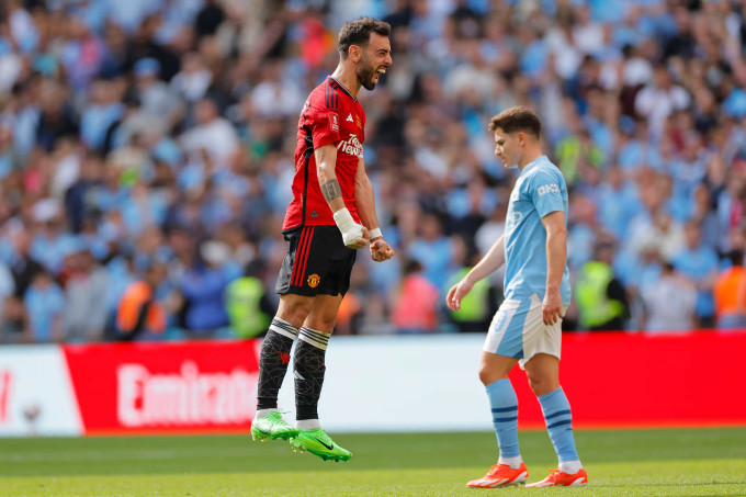 Roy Keane nhận sai khi chỉ trích cầu thủ Man Utd