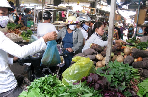 Siêu thị chia nhỏ đợt tăng giá để giảm sốc