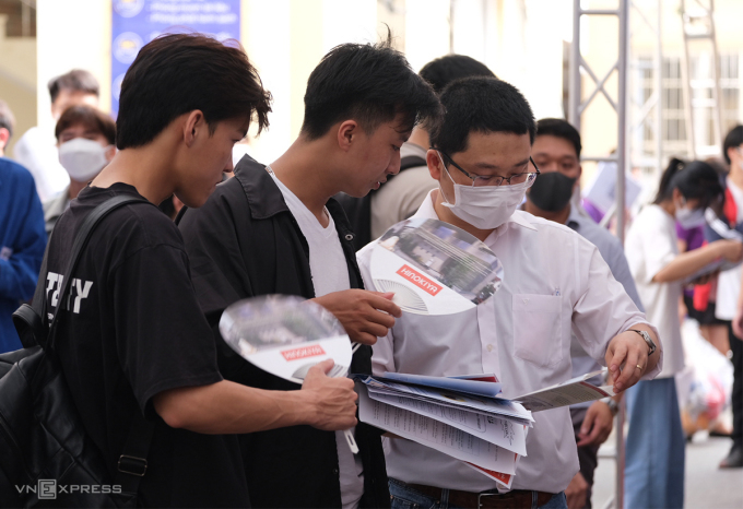 'Khát' lao động trên diện rộng