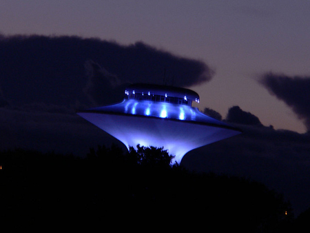 Thành phố Mỹ xôn xao vì UFO  