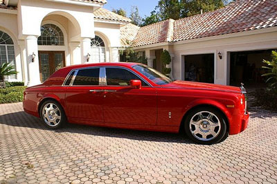  Đại gia tài chính Hà Thành lái Rolls - Royce đỏ 